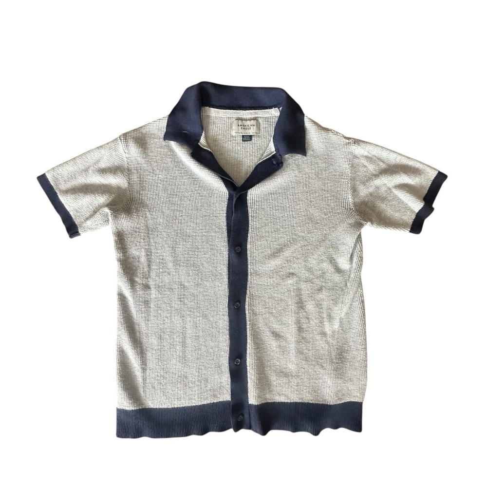 American Eagle Outfitters Blue and White Button Down Shirt